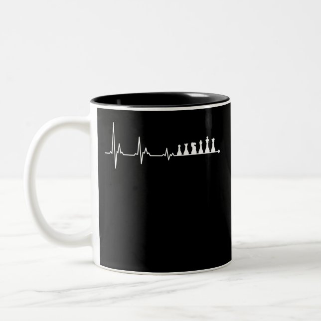 Chess Heartbeat Funny Heartbeat Lover TShirt Två-Tonad Mugg (Vänster)