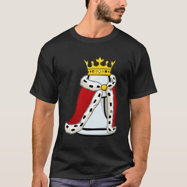 Chess Pawn med Krona och Robe T Shirt (Framsida)