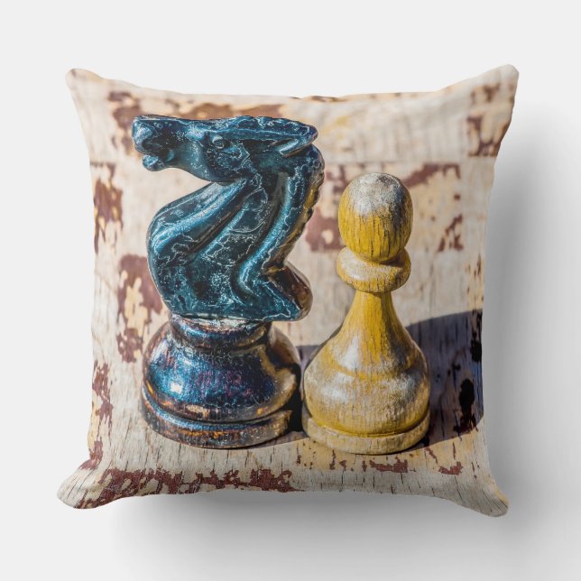 Chess Pawn och Knight - Veterans Kudde (Framsida)