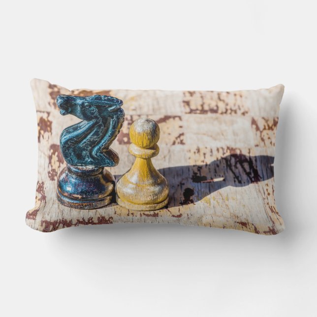 Chess Pawn och Knight - Veterans Lumbarkudde (Framsida)