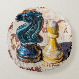 Chess Pawn och Knight - Veterans Rund Kudde