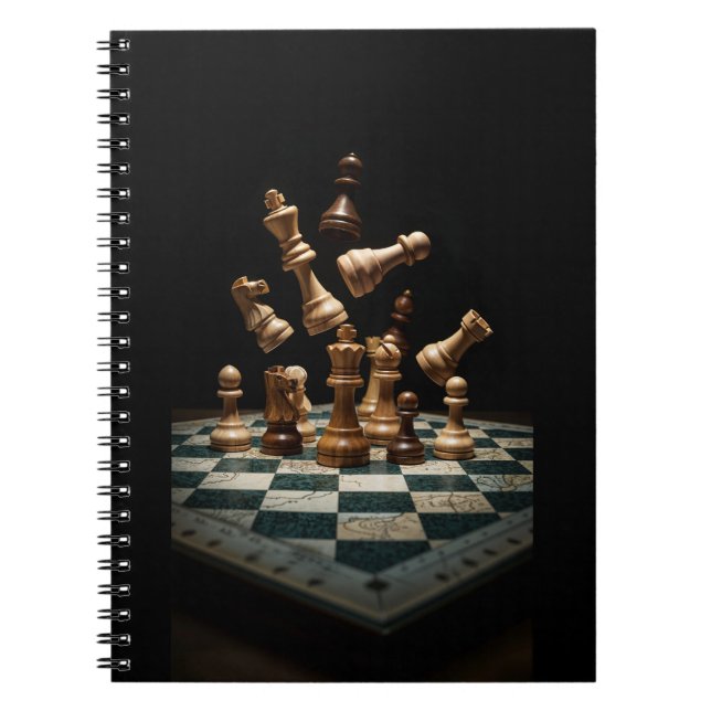 Chess Pieces in Motion Anteckningsbok (Framsidan)