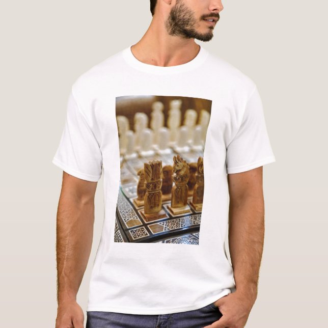 Chess set for sale, Khan el Khalili Bazaar Tee (Framsida)