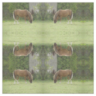 Chestnut Brown Horse Grasing Patterned Animal Tyg