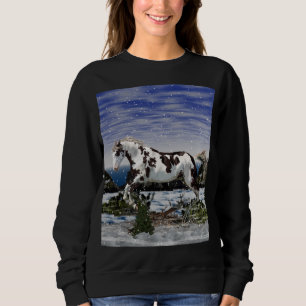 Chestnut och White Paint Horse i Snö T-shirt