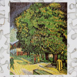 Chestnut Träd i Blommar av Vincent van Gogh Pussel<br><div class="desc">Chestnut Träd i Blommar av Vincent van Gogh är en vintage bra konst post impressionism landskapsmålning. En gata med blomstrande kastanj träd i vår med folk och byggnad runt omkring. En grupp med tre kvinnor, bästa vänner, går tillsammans och håller parasoler och en man korsar gatan. Om konstnären: Vincent Willem...</div>