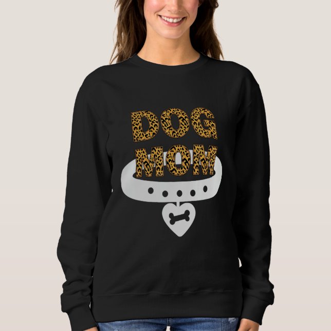 Chetah Print Dog Mom Design, Cute Dog Mom Shirt T Shirt (Framsida)