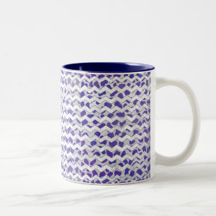 Chevron Dalmatian Lila and White Två-Tonad Mugg