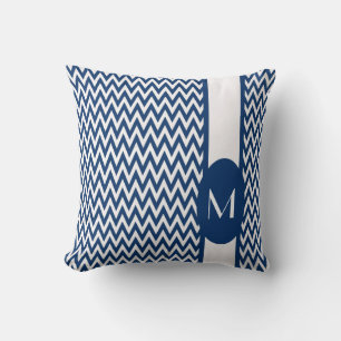 Chevron-design för marin Elegant med monogram Kudde