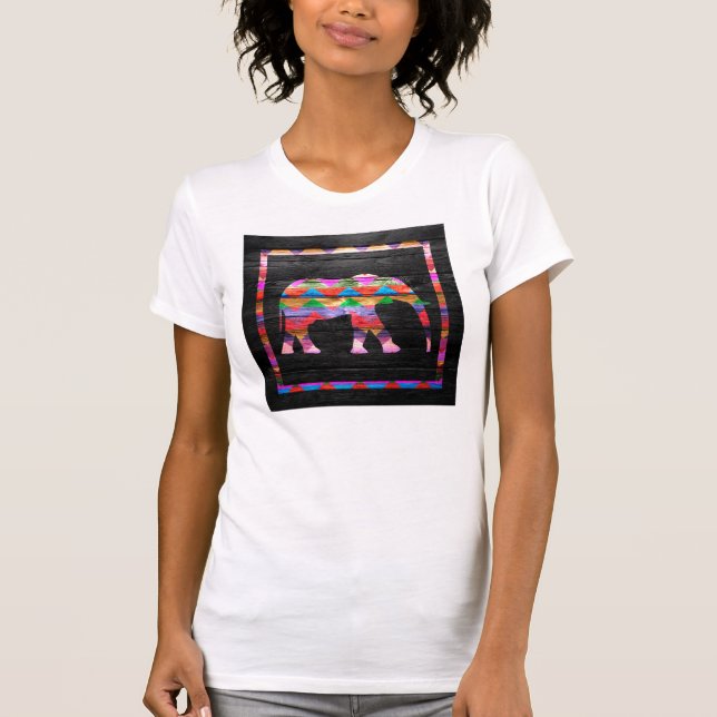 Chevron Elephant Mönster on Wood T Shirt (Framsida)