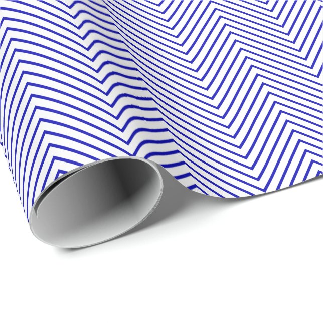 Chevron Line Royal Blue on White Presentpapper (Rullad Hörn)