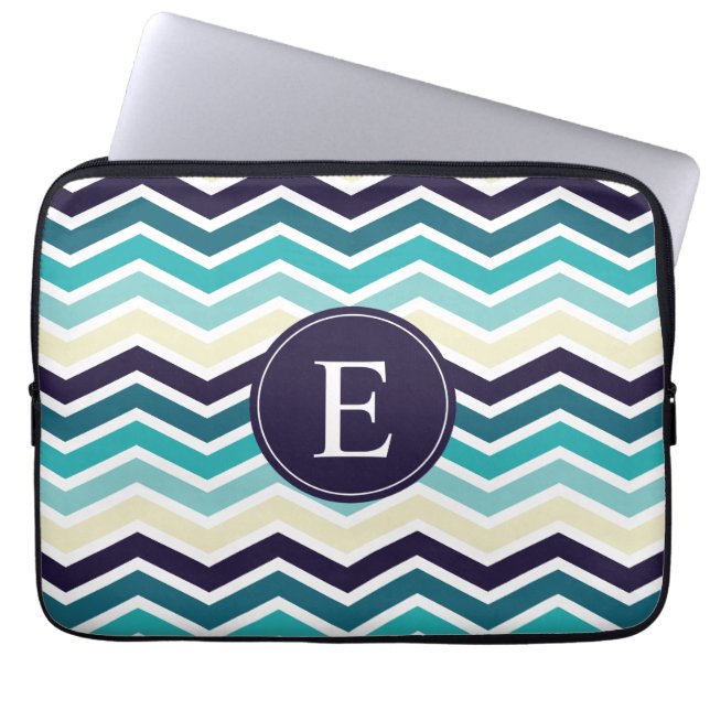 Chevron Monogram Navy Blue Cream Laptop Sleeve (Framsidan)