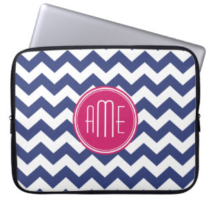 Chevron Mönster med Monogram - marinens Magenta Laptop Sleeve