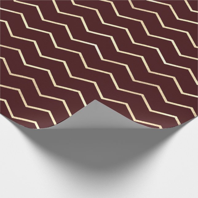 Chevron Rand Linjer Guld Metallic Burgundy Maroo Presentpapper (Hörn)
