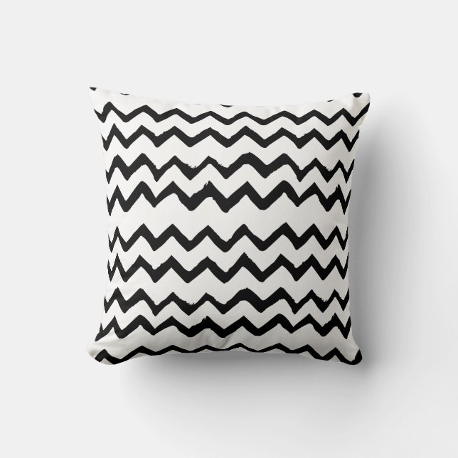 Chevron/Zig Zag Linjer Black and White Kudde (Framsida)