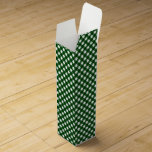 CHEX 16-CHRISTMAS GRÖNT-VIN FLASKA GIFT BOX VINLÅDA<br><div class="desc">CHEX 16-CHRISTMAS GRÖNT-VIN FLASKA GIFT BOX-Detta mönster påminner om mormas kock bokar från bakvägen. Då var det ett specifikt färg. I dag, här, finns kexan som mönster i olika färg. Allover chex mönster täcker hela lådan. Det finns också en presentpåse och en neopren tote från vin flaska. Det finns samordning...</div>