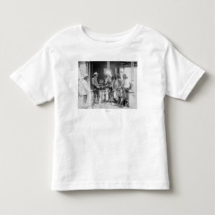 Cheyenne Manar Converse med White Tee