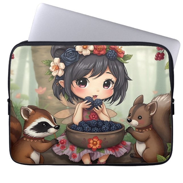 Chibi-älva som äter björnbär med skogsvänner laptop fodral (Framsidan)