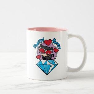 Chibi Catwomen Sitta Atop Large Diamond Två-Tonad Mugg