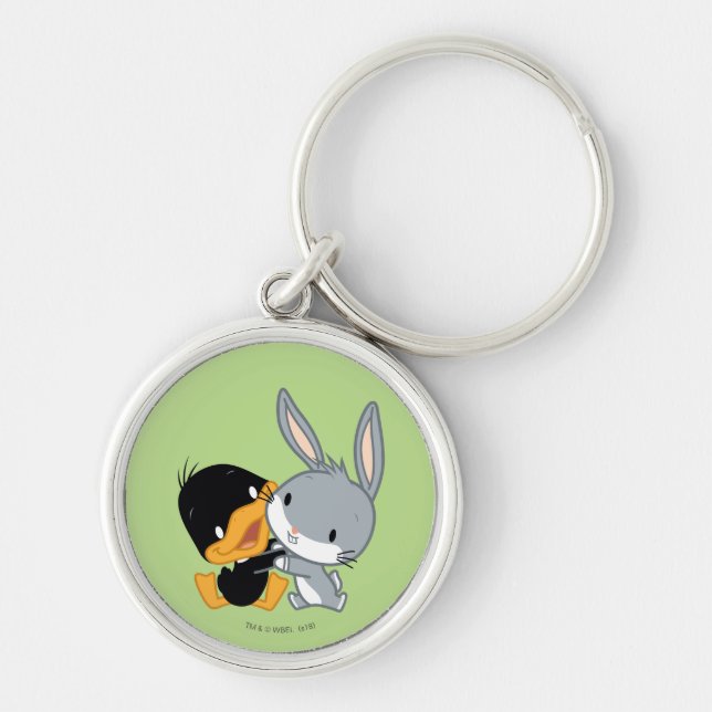 Chibi DAFFY ANKA™ & KRYP BUNNY™ Rund Silverfärgad Nyckelring (Framsidan)