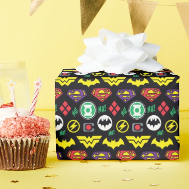 Chibi Justice League Logotyp Mönster Presentpapper (Födelsedagsfest)