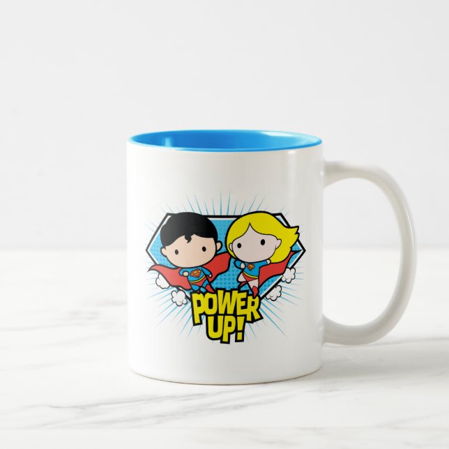 Chibi Superman och Chibi Supergirl Power Up! Två-Tonad Mugg (Höger)