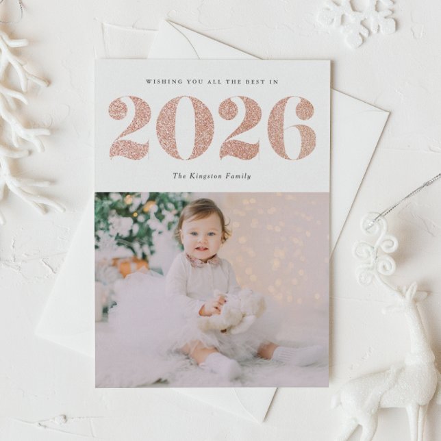 Chic 2022 Foton Ro Guld Glitter Gott nytt år Helg Vykort (Customizable photo New Year postcard featuring 2026 in faux rose gold glitter.)