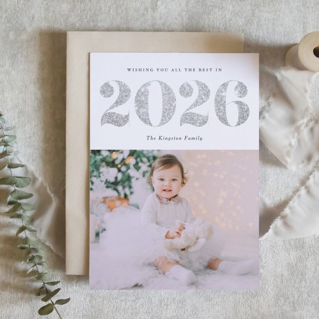 Chic 2022 Silver Gott nytt år foto Glitter Helgkort (Customizable photo 2026 Happy New Year card featuring festive faux silver glitter.)