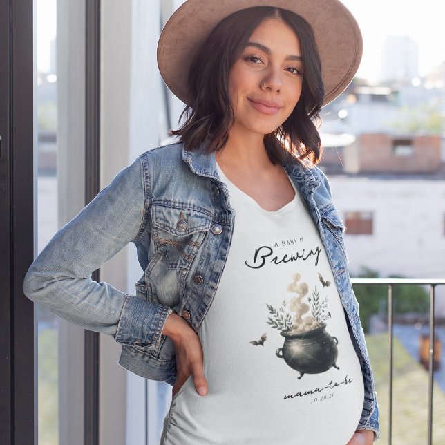 Chic 'a Baby is Brewing' Halloween Baby Shower  T Shirt (Skapare uppladdad)