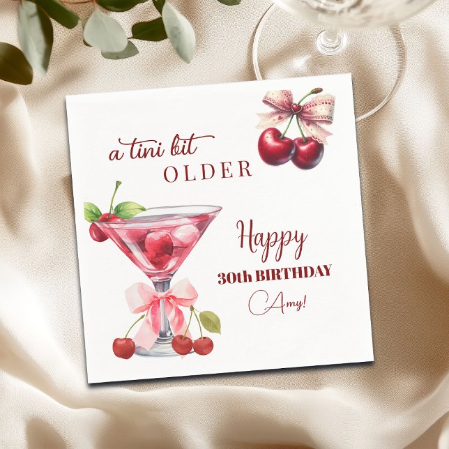 Chic A Tini Bit Older Cherry Martini 30th Birthday Pappersservett (Skapare uppladdad)