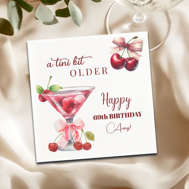 Chic A Tini Bit Older Cherry Martini 69th Birthday Pappersservett (Skapare uppladdad)