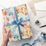 Chic akvarellblomma Boho vildblomma presentpapper<br><div class="desc">Slå in varje gåva i den drömlika elegansen hos en akvarelläng. Detta premiumpresentpapper visar handmålade vildblommor i mjuk rosablommig rosa,  dammig blå,  persika och dämpad gul - skapa en luftig,  konstnärlig palett som känns levande men ändå delikat refinerad.</div>