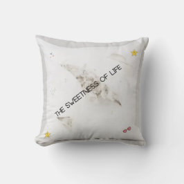 Chic and Comfortable Pillow for Your Home Décor Kudde