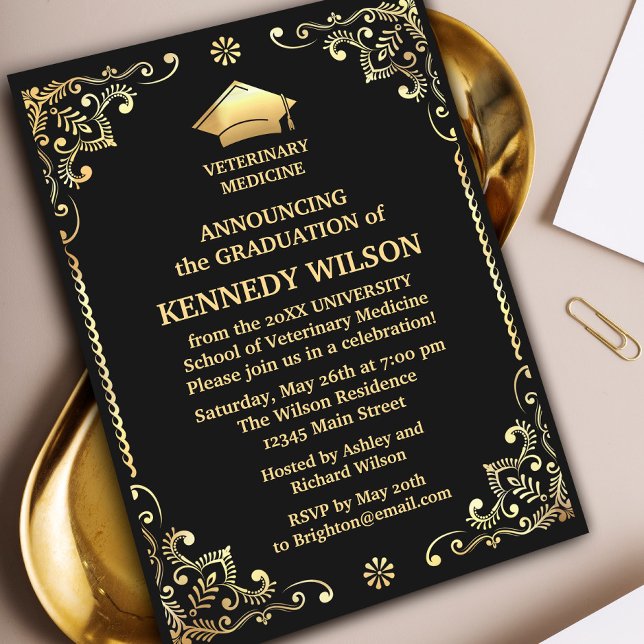 Chic Black Gold foil Studenten Inbjudningar ( Modern and stylish graduation announcement/invitation. #goldeninvitation #vintage #ElegantFormal)