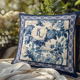 Chic blommigt vas Blue chinoiserie toile monogram Kudde