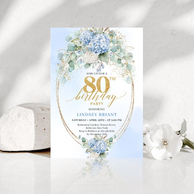 Chic Blue Floral Eucalyptus 80th Birthday Invite Inbjudningar (Chic Blue Floral Eucalyptus 80th Birthday Invitation)