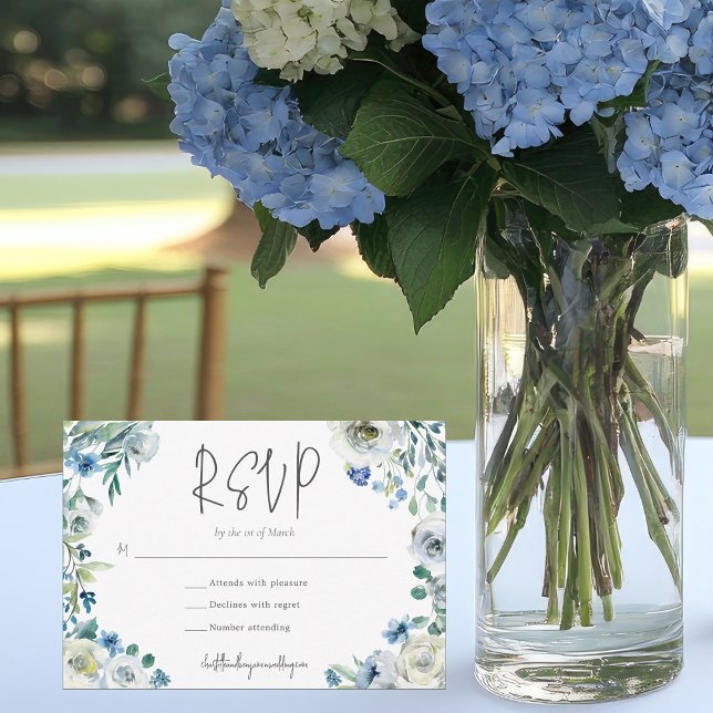 Chic Blue White Blommigt Garden Wedding Wedding OSA Kort (Skapare uppladdad)