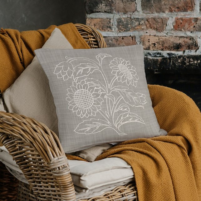 Chic Botaniska ivorianska solblommor Art på Beige  Kudde (Skapare uppladdad)
