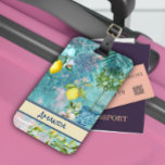 Chic collage blue turquise sicilian citrus blommig bagagebricka<br><div class="desc">Chic blue turkos sicilian citrus collage blommigt tiles monogram Luggage Tag. Vackra En blommigt botaniska citrusträdgårdar mönster inspirerad av den kursiverade sommarkonsten av majolica sicilianska keramiska plattor i blå gult färg. En roligt stil som för närvarande kämpar för hemdekaler, kläder, rörliga och ipad-fall, inbjudningar och mycket annat. Du kan ändra...</div>