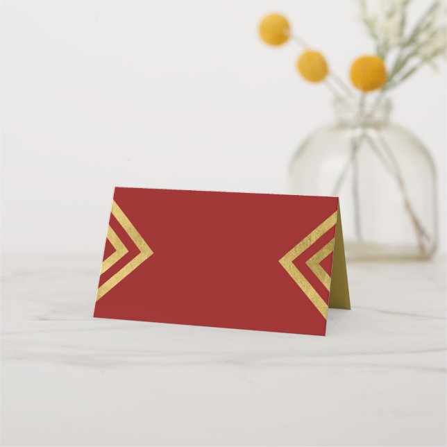 Chic Elegant Red och Faux Guld Geometric Placeringskort (Framsida)