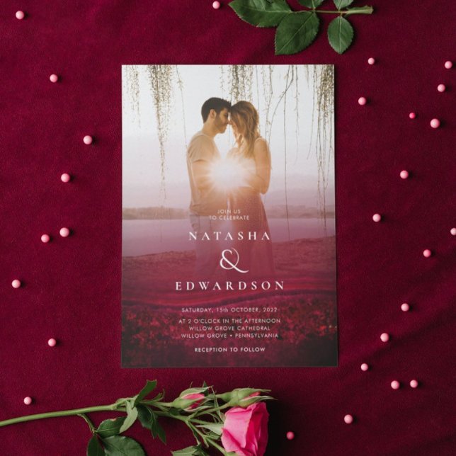 Chic Elegant Vågigt Burgundy Abstrakt Photo Bröllo Inbjudningar (Skapare uppladdad)