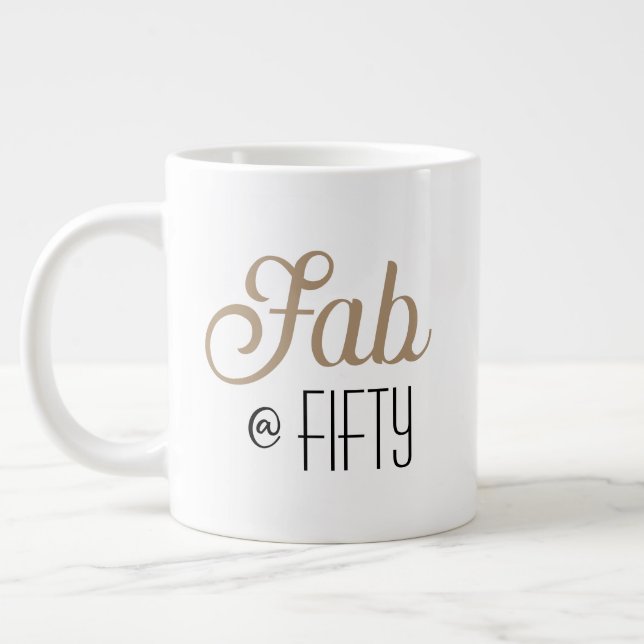Chic Fab @ FEMY Guld Typografi 50:e födelsedagen Jumbo Mugg (Vänster)