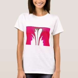 Chic fantastisk Röd ros under vita himlar.png T Shirt