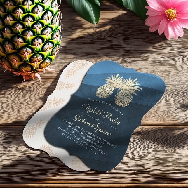 Chic Faux Guld Pineapple par Blue Wave Bröllop Inbjudningar (Skapare uppladdad)
