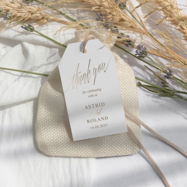 Chic Faux Metallic Guld Calligraphy Bröllop Presentetikett (Skapare uppladdad)