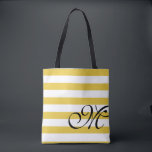 Chic för Beach Gult & White Rand Monogram Tygkasse<br><div class="desc">Ta ett steg ut i stil med den här grönten och rand tote-väskan.  Finns i många färger,  inklusive gult,  grått,  blått,  lila,  grönt och rosa.  Se vår totessamling för mer färger av väskan.</div>