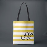 Chic för Beach Gult & White Rand Monogram Tygkasse<br><div class="desc">Ta ett steg ut i stil med den här grönten och rand tote-väskan.  Finns i många färger,  inklusive gult,  grått,  blått,  lila,  grönt och rosa.  Se vår totessamling för mer färger av väskan.</div>