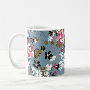 Chic för blommigt: Bakgrund för liten Blommar Kaffemugg