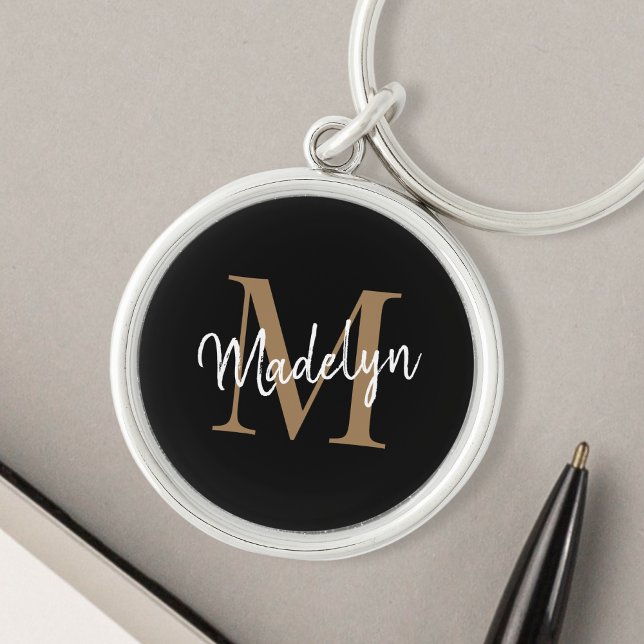 Chic för Girly Black Guld Monogram Namn Elegant- Rund Silverfärgad Nyckelring (Personalized black gold keychain with your name and initials in a modern girly script font.)