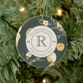 Chic Forest Grönt Watercolor Monogrammed Newlyed Julgransprydnad Keramik